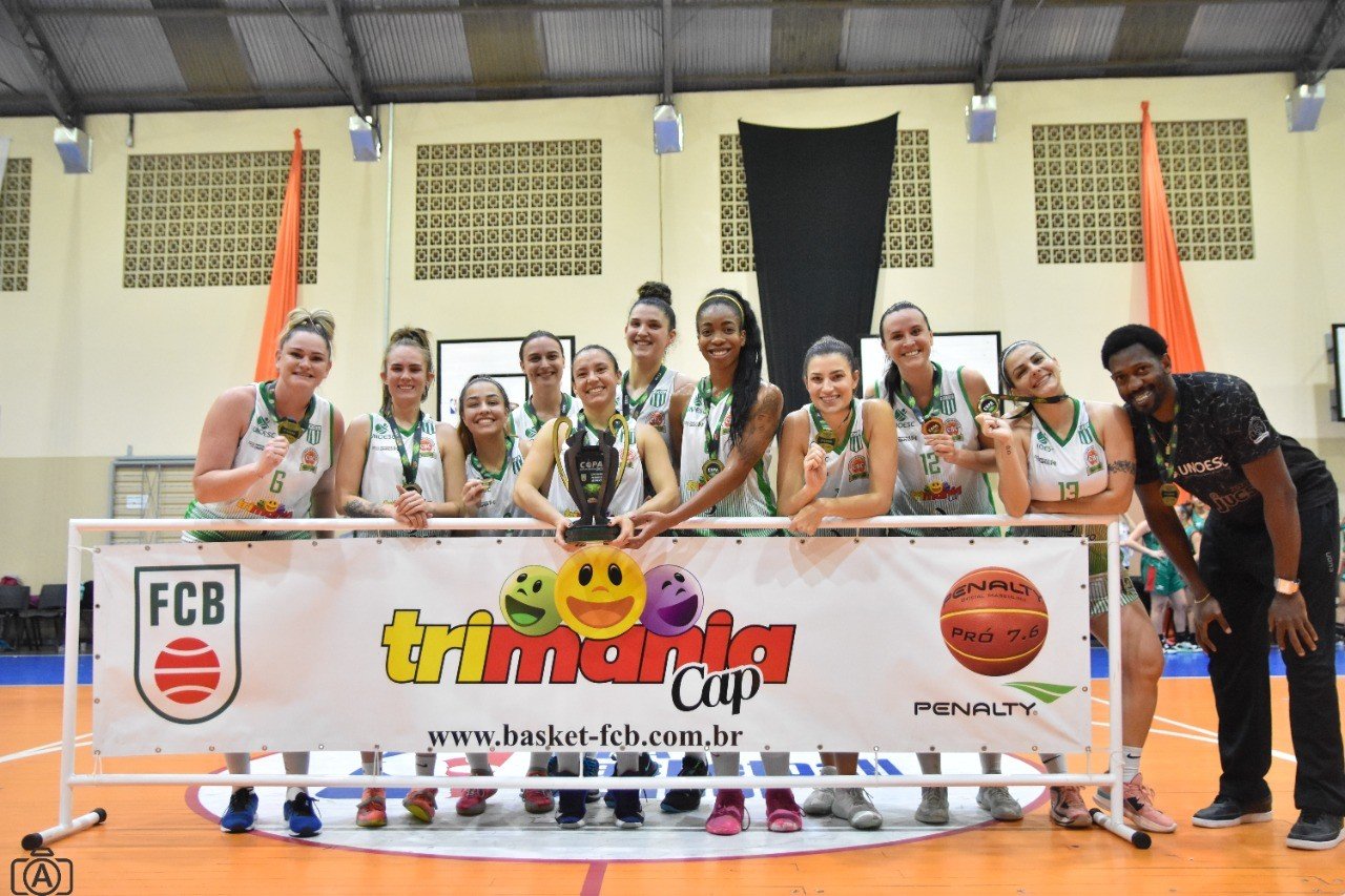 C.B. Chapecó venceu a disputa de terceiro lugar e ficou com o Bronze (Foto: Cacá Ferreira)